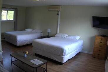 Port Loring Northland Motel