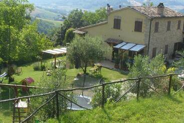 Mökkimajoitus Agriturismo Il Sentiero