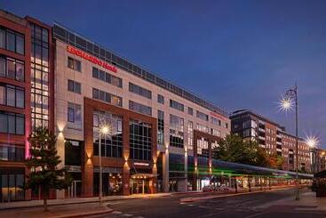 בית מלון כפרי Leonardo Dublin Parnell Street