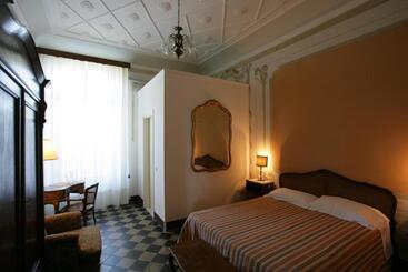 مبيت وإفطار Villa Ducci 1705