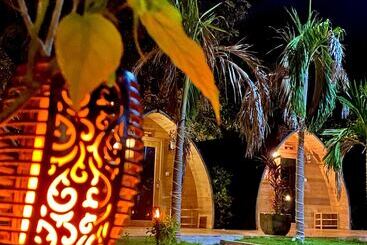 Hotelli Flower Garden Cabin