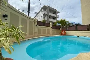 هتل The Monalysa Suites & Residence