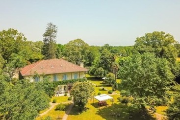 پانسیون Appart Hôtel Bellevue