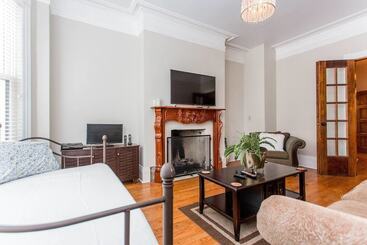 بيت ريفى Safe Spacious Mansion Indowntown