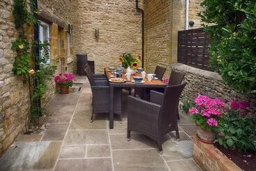 Rathbone Cottage