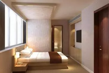 China Mayors Plaza Free Shuttle Between Hotel And Exhibition Center & Exhibitor Registration Count