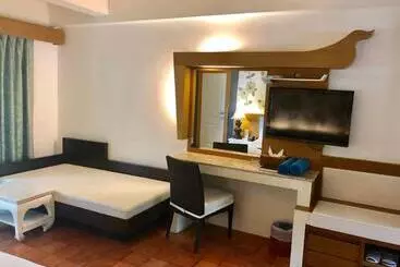 Hotel Bhumiyama Plus