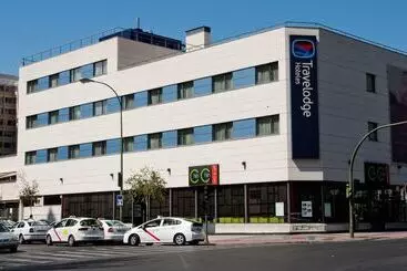 فندق Travelodge Torrelaguna