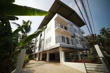 アパートホテル Indeevaram Residency