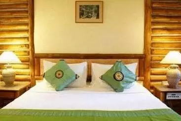 בית מלון כפרי Botany Beach Resort Pattaya