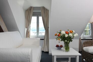 Hotelli Hirschen Am See