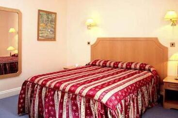 Отель Parkside International