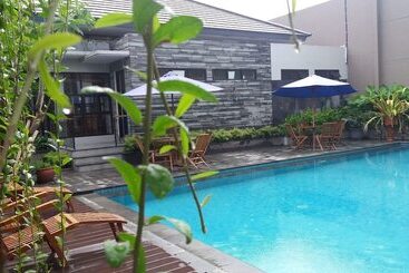 Grand Laguna Hotel & Villa