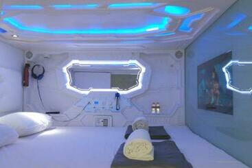 Shakti Capsule Hotel Jakarta