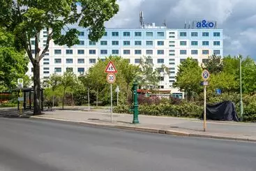 هتل a&o Berlin Kolumbus