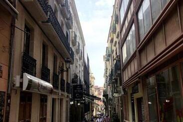 هتل آپارتمان Arenal Suites Alicante