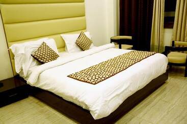 酒店 Tavisha Kanatal Hills Chamba