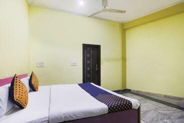 Hotel Spot On 74603 Hr Residency