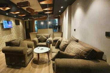 هتل Garden Season