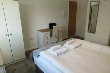 Pensione The Cambridge Suites   Tas Accommodations