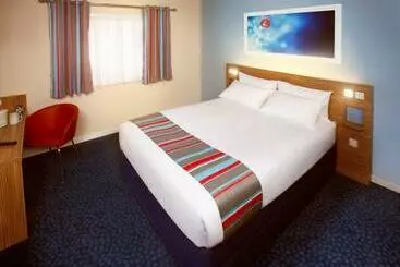 Отель Travelodge Dumbarton