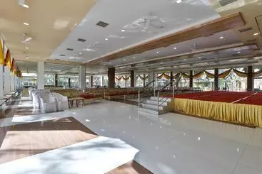 Hôtel Oyo 30255 Milan Party Hall