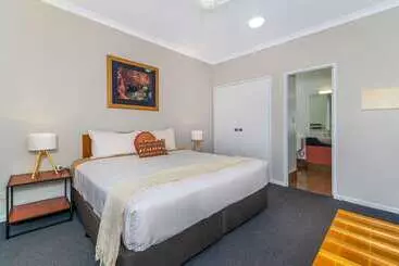 Отель Comfort Inn & Suites Karratha