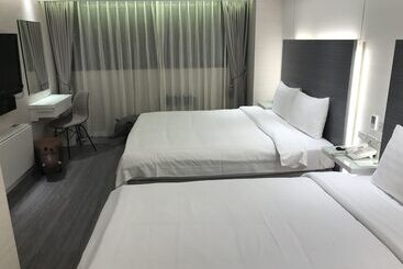 هتل Golden Garden