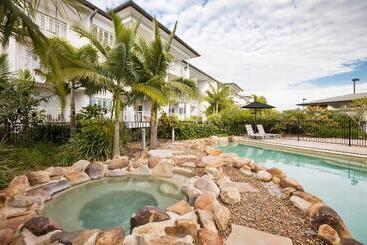 Hotel Mantra On Salt Beach