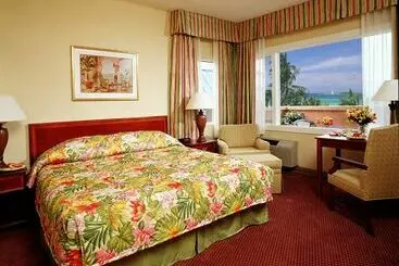 Hotel Nassau Palm Resort