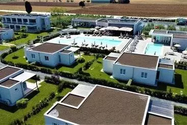 ホテル Vada Village