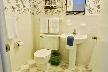 Motel Vinehurst Inn And Suites