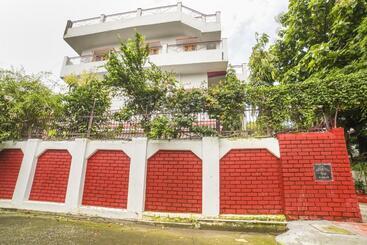 Pension Oyo Home 71857 Gautam Villa