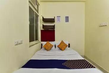 Hotel Spot On 75473 Gahlot Heights