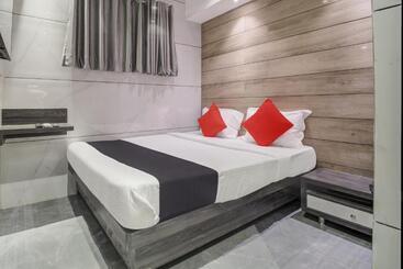 Capital O 75709 Hotel Spring Residency