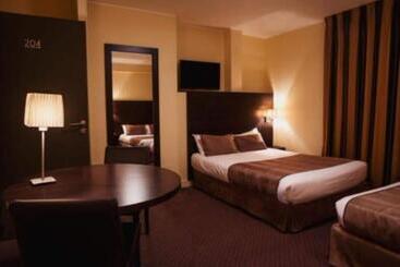 בית מלון כפרי Astrid Caen Centre