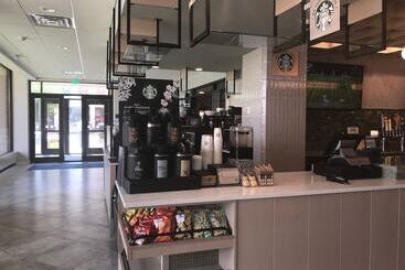 Delta Hotels By Marriott Muskegon Convention Center