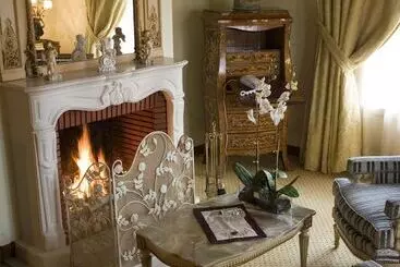 هتل Du Domaine De La Grange De Conde