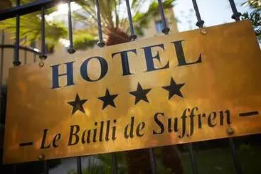 Отель Hôtel Le Bailli De Suffren