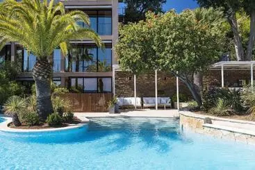 هتل Hôtel Le Bailli De Suffren