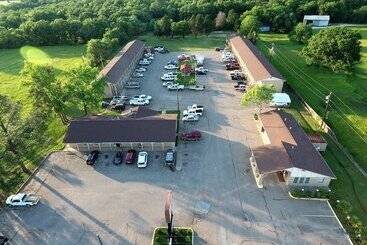 فندق على الطريق Countryside Inn