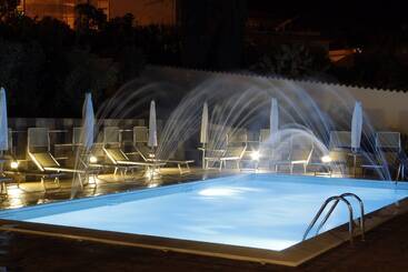 酒店 Costazzurra Museum & Spa