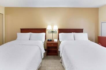 هتل Hampton Inn Columbus North