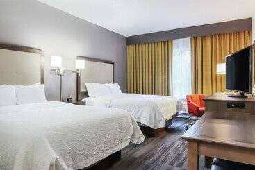 Отель Hampton Inn Heath Newark