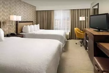 בית מלון כפרי Hampton Inn Kansas City The Legends