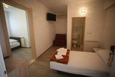 پانسیون Family Room Zadar   Diklo 16023b