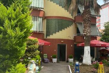 צימר Durres Vila 53