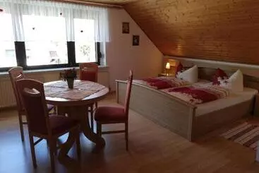 ペンション Am Waldrand Spreewald