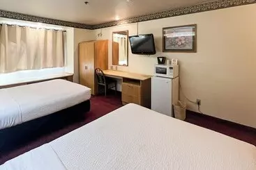 Boarders Inn & Suites By Cobblestone Hotels   Brush