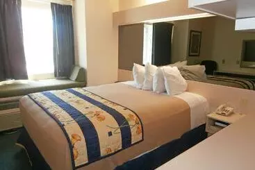 בית מלון כפרי Americas Best Value Inn & Suites Mcdonough